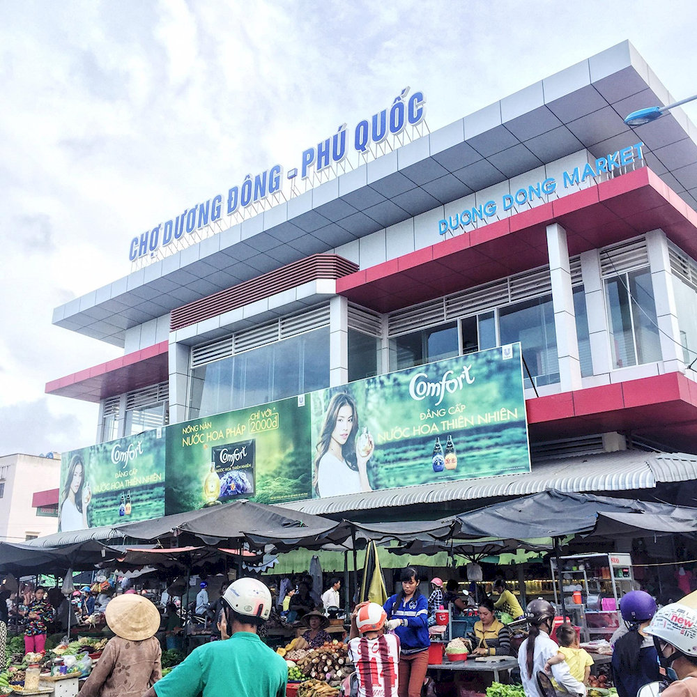 It’s a must-visit for those looking to immerse themselves in the island’s lively vibe and authentic flavors 
